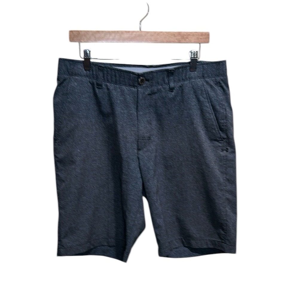 Under Armour size 36 Heatgear Gray Flat Front Shorts